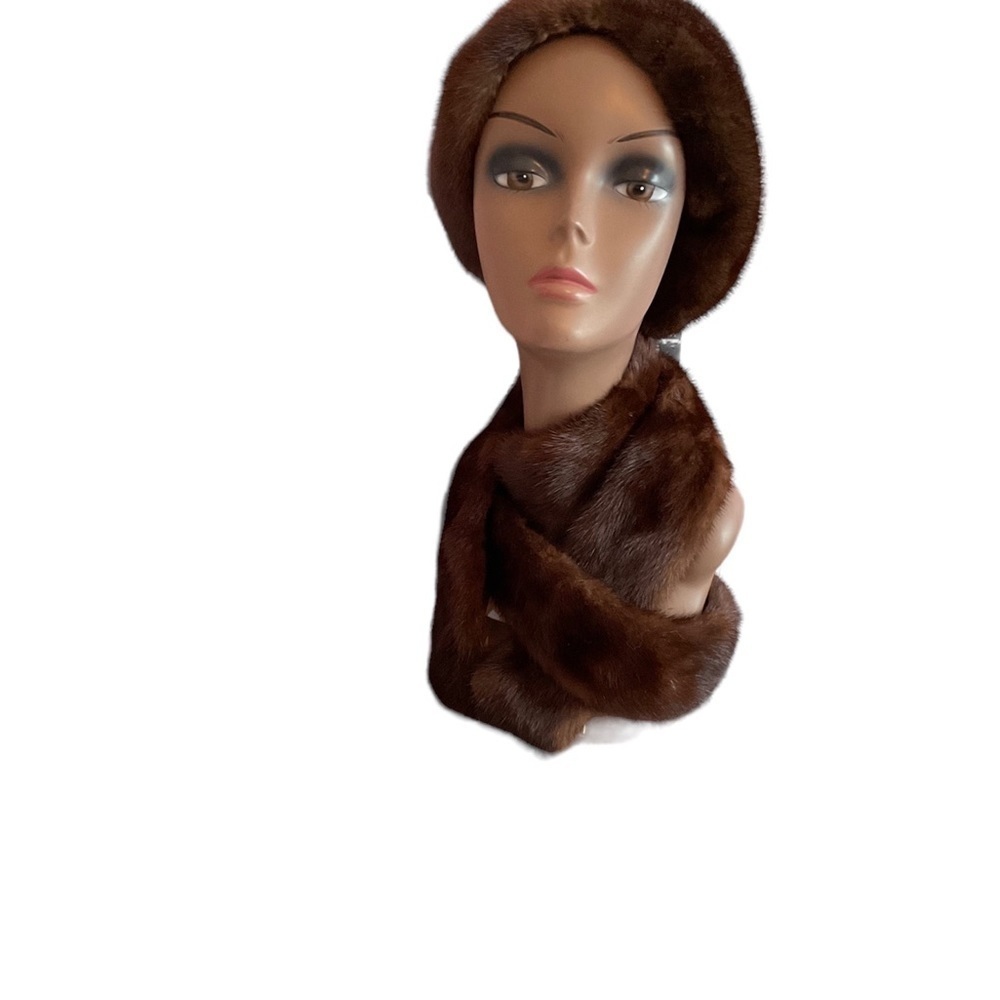 VINTAGE  50’s Mink Elegance. Hat. Chocolate brown.  So luxurious.